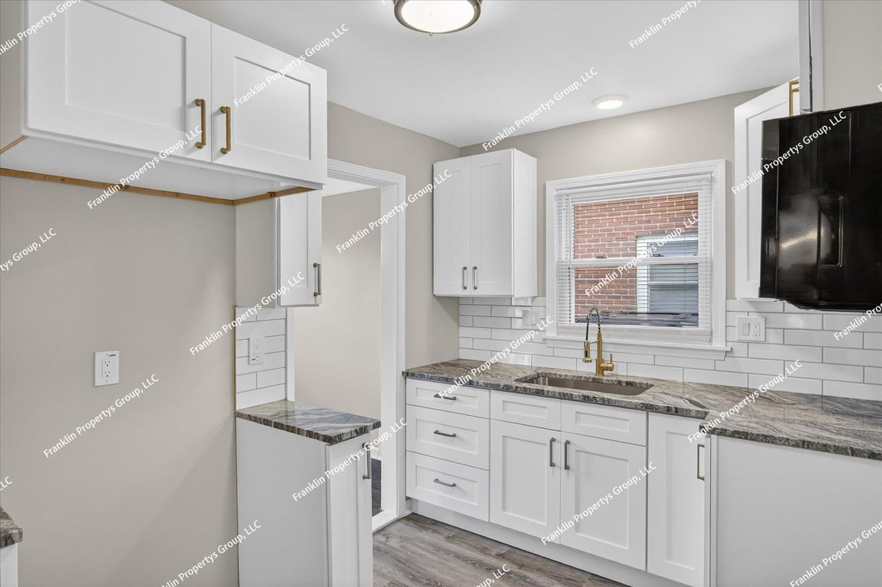18500 Archdale St - Photo 2 of 30