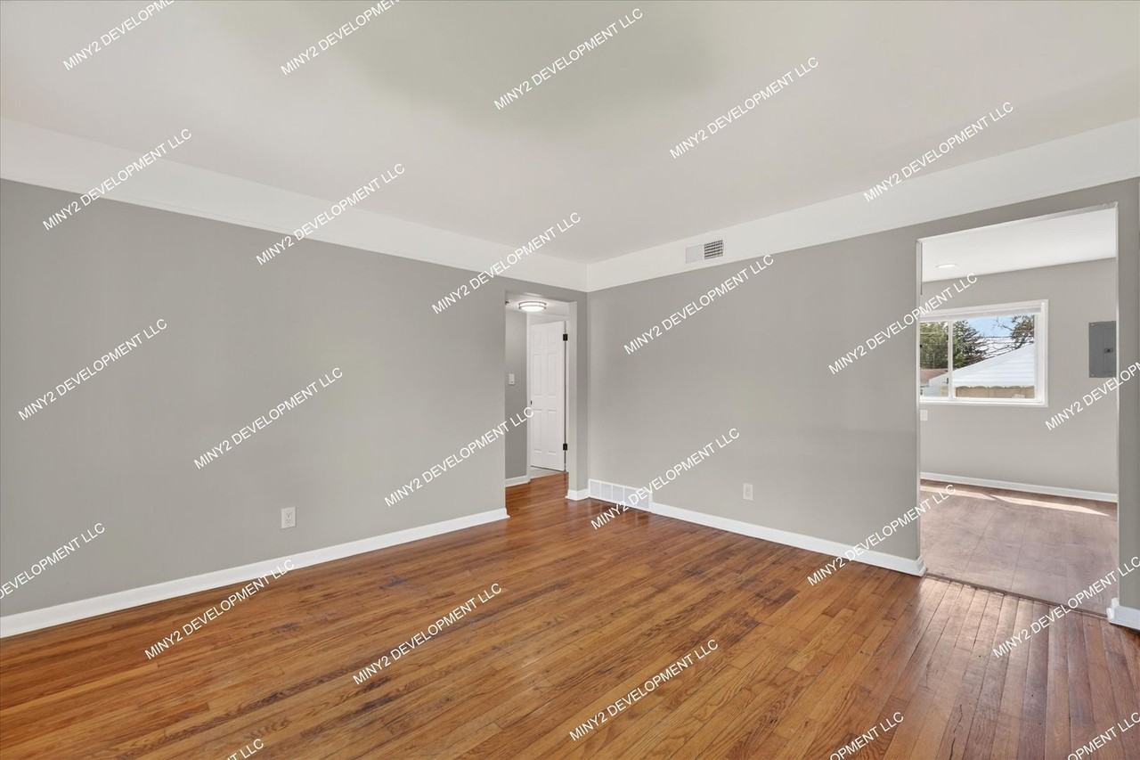 24273 Lauren Ave - Photo 6 of 26