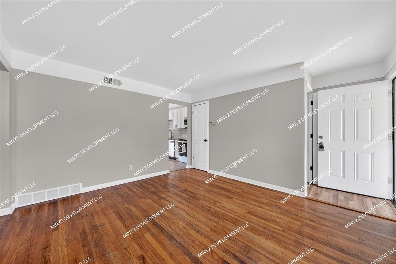 24273 Lauren Ave - Photo 7 of 26