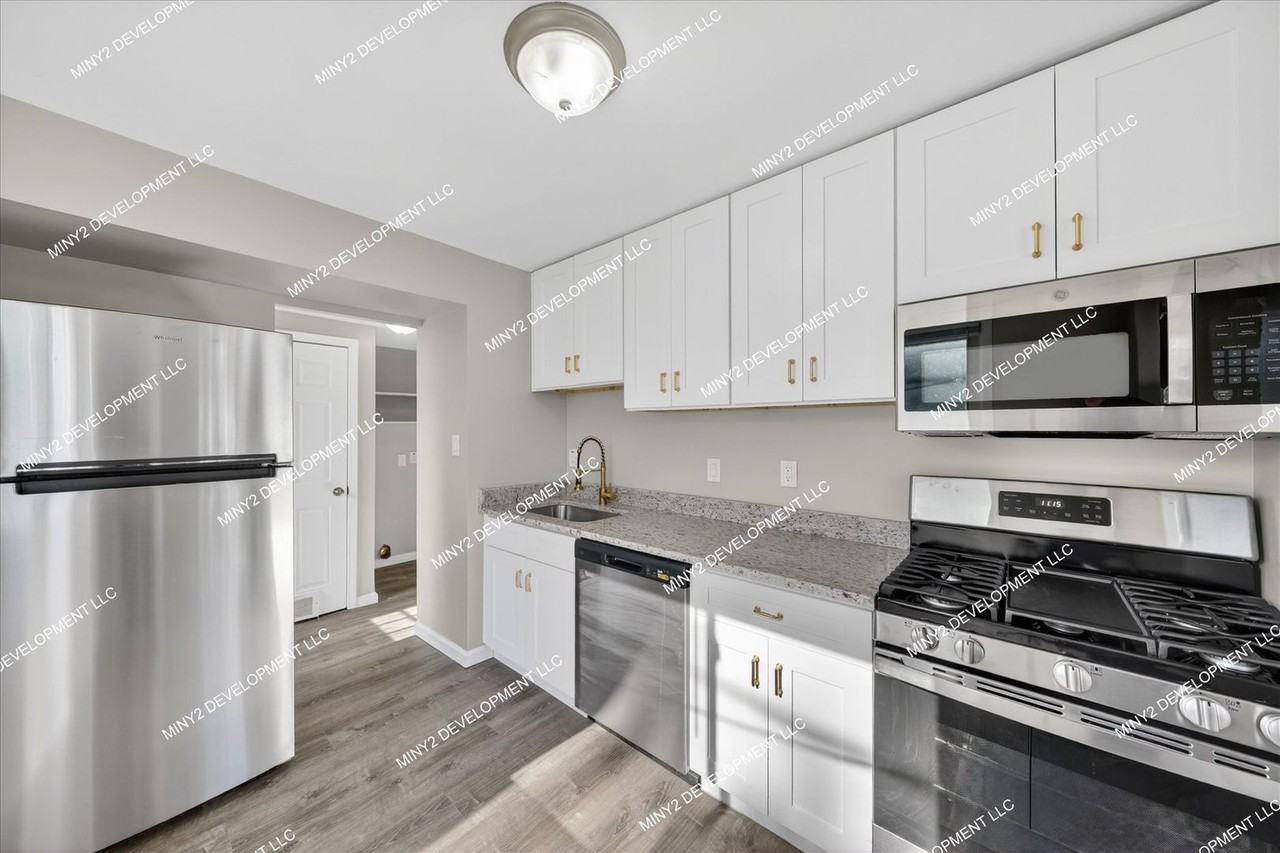 12862 Georgiana Ave - Photo 2 of 27