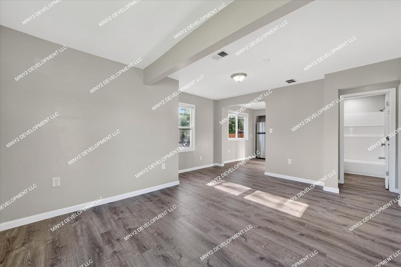 12862 Georgiana Ave - Photo 3 of 27