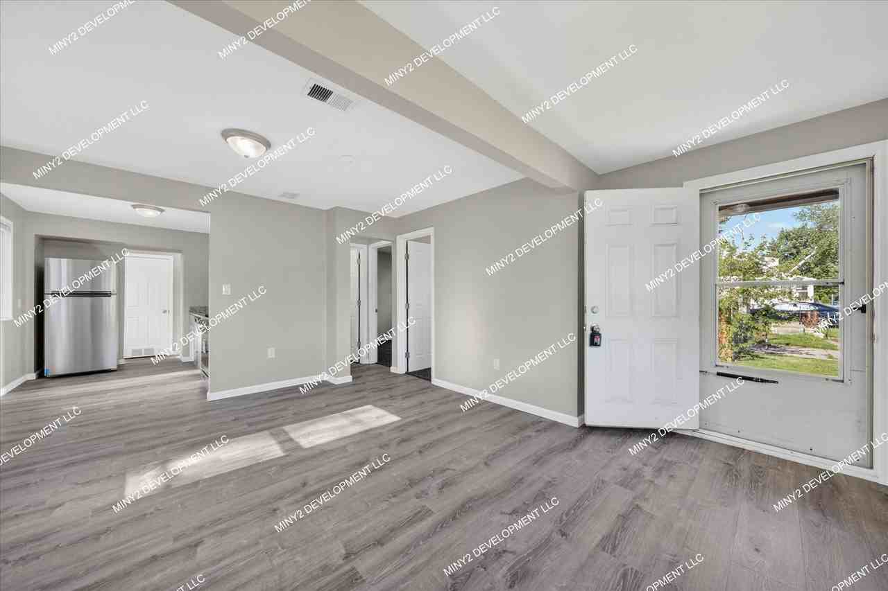 12862 Georgiana Ave - Photo 7 of 27