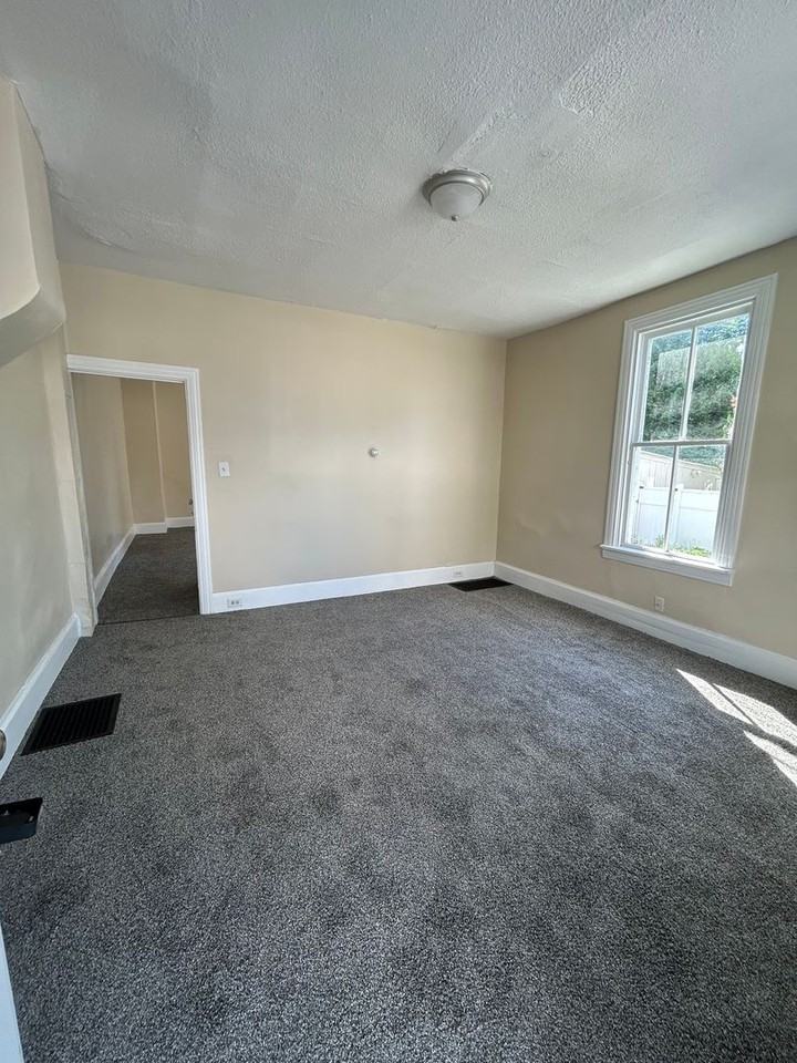 25 Butler St - Photo 4 of 22