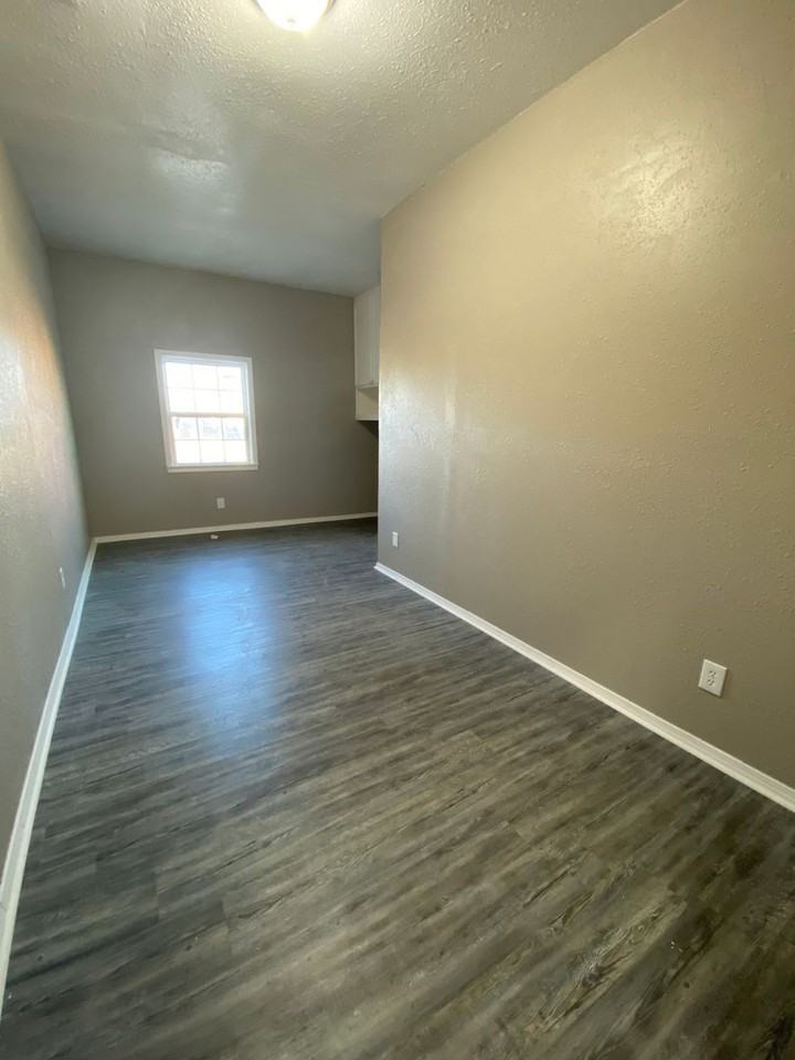 5408 Nw 64th St - Photo 5 of 15