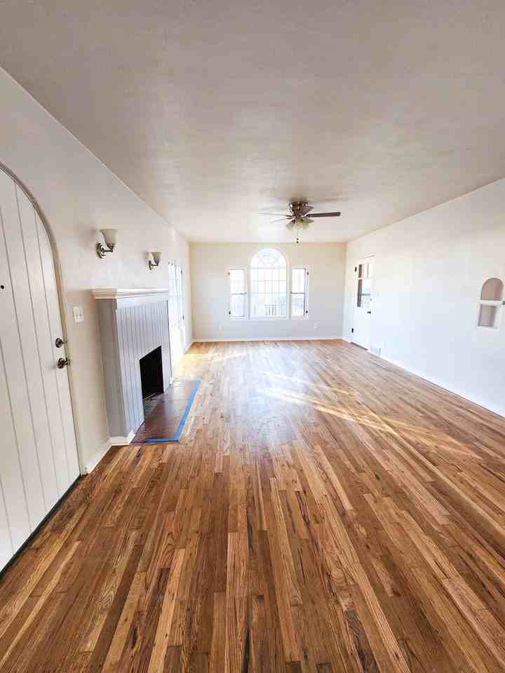 1007 S Ivy St - Photo 3 of 16
