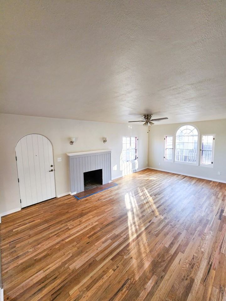 1007 S Ivy St - Photo 4 of 16