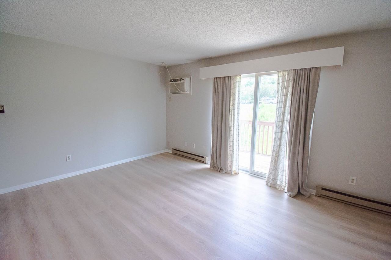 2604 4th Ave Ne #13 - Photo 3 of 10