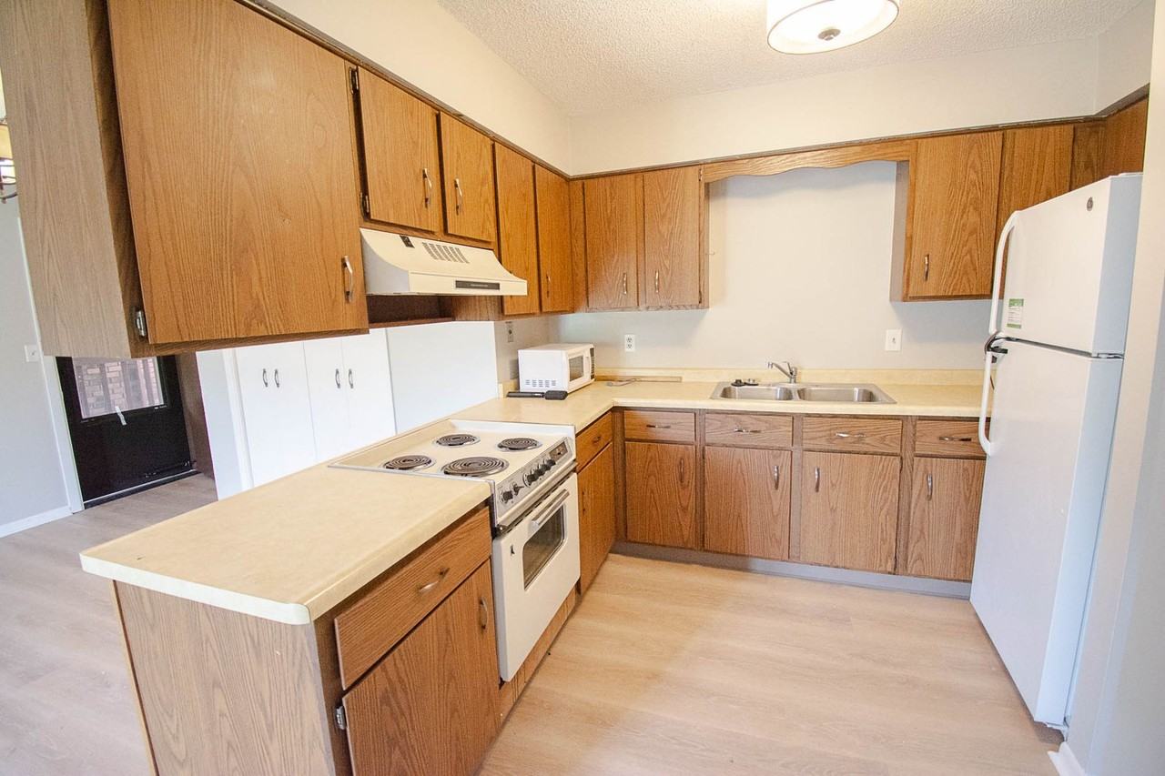2604 4th Ave Ne #13 - Photo 5 of 10