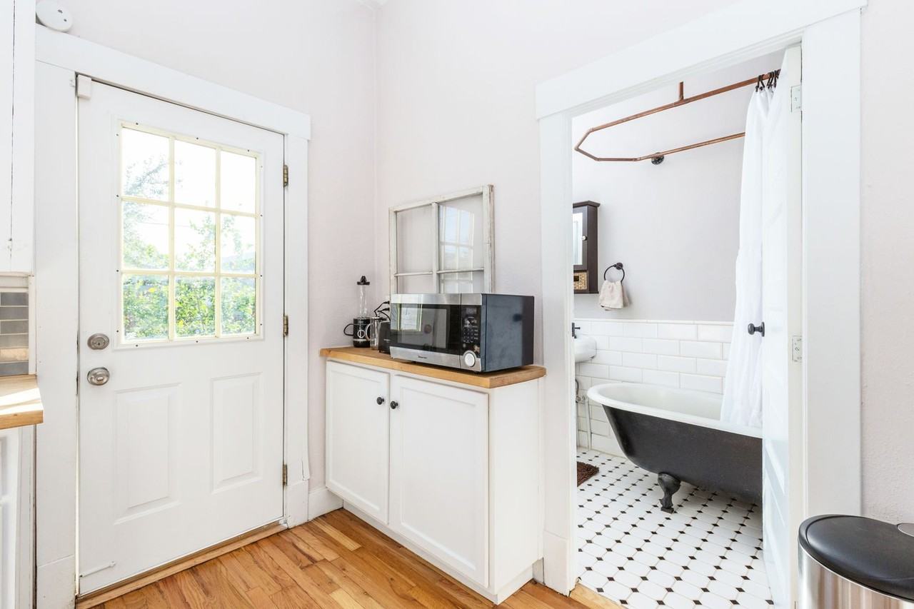 1325 W Woodland Ave - Photo 4 of 16