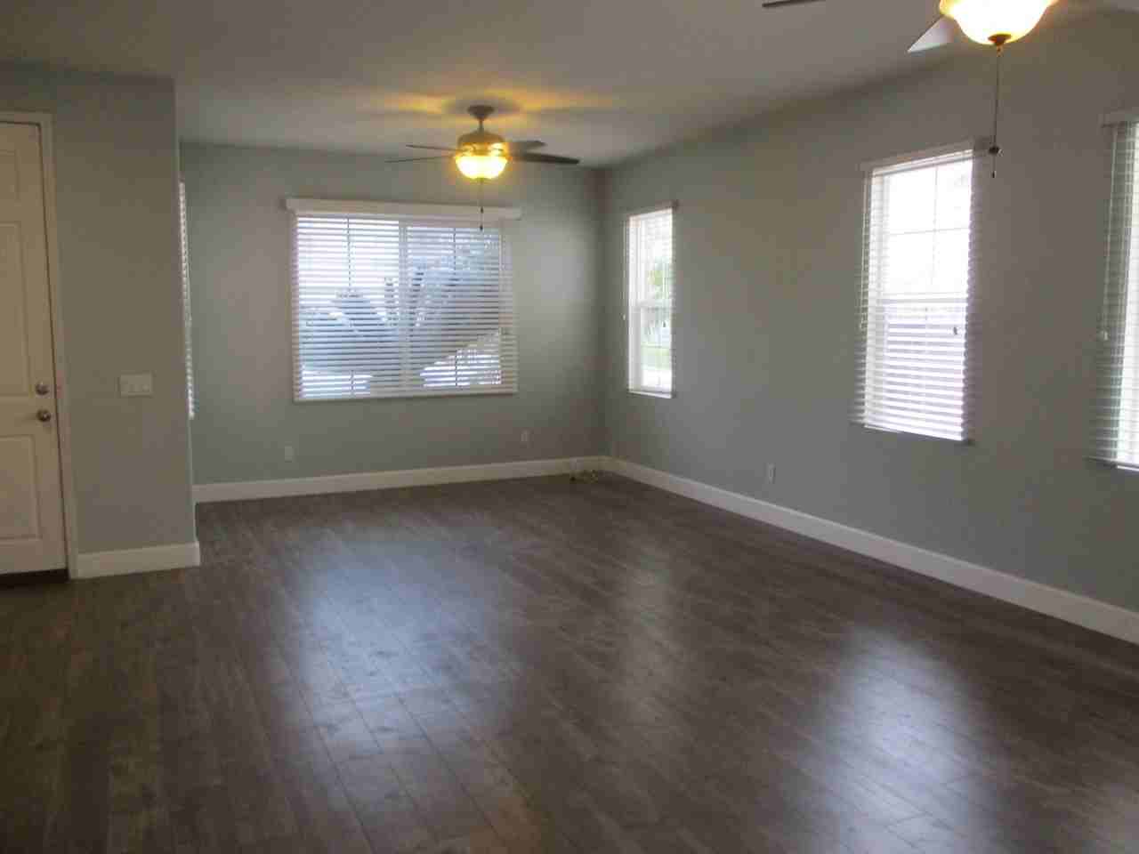 32410 Pensador St - Photo 2 of 22