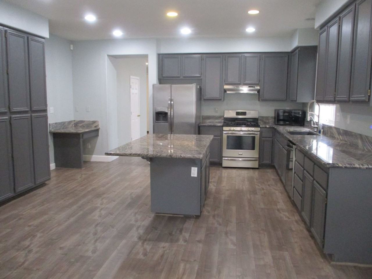 32410 Pensador St - Photo 3 of 22