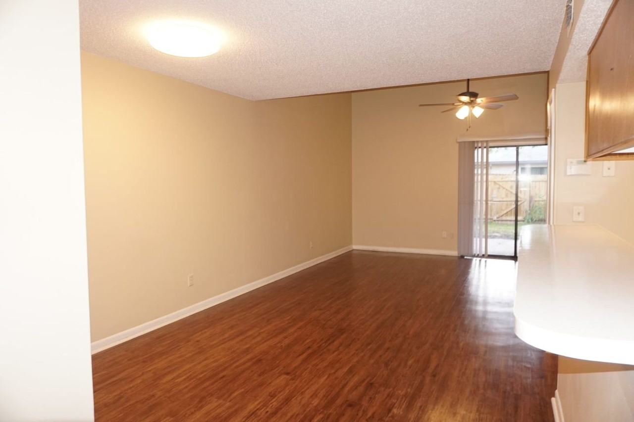 5547 Pinebay Cir N - Photo 2 of 12