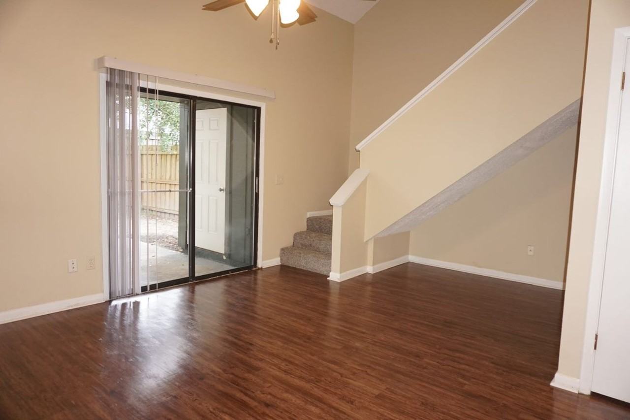5547 Pinebay Cir N - Photo 5 of 12