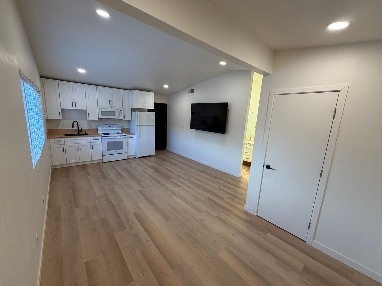 501 Cabo San Lucas Cir #B - Photo 3 of 10