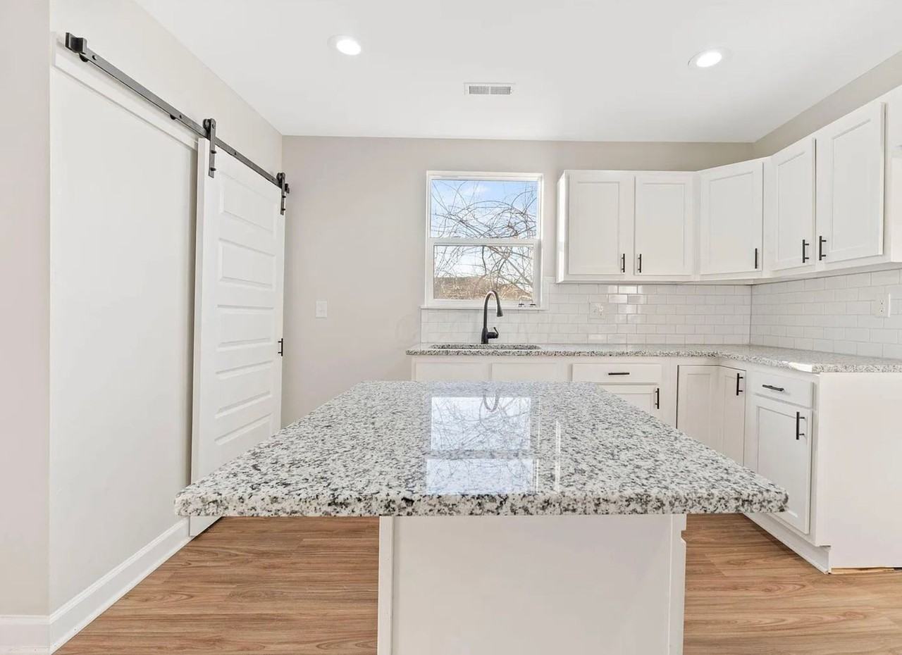 510 Glendower Ave - Photo 5 of 14