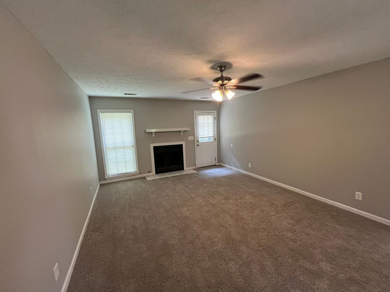 4310 Hart St - Photo 4 of 26