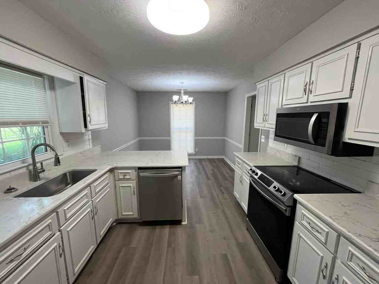 4310 Hart St - Photo 7 of 26