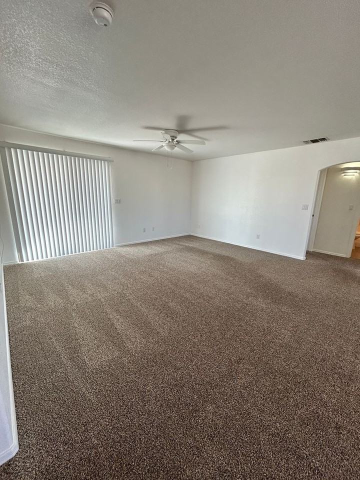 1668 Riverbelle Dr - Photo 4 of 26