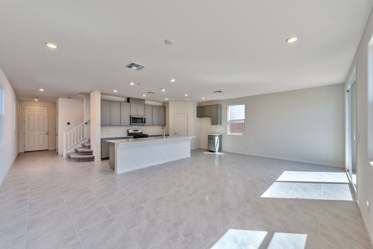 10191 Glowing Amber St - Photo 2 of 15