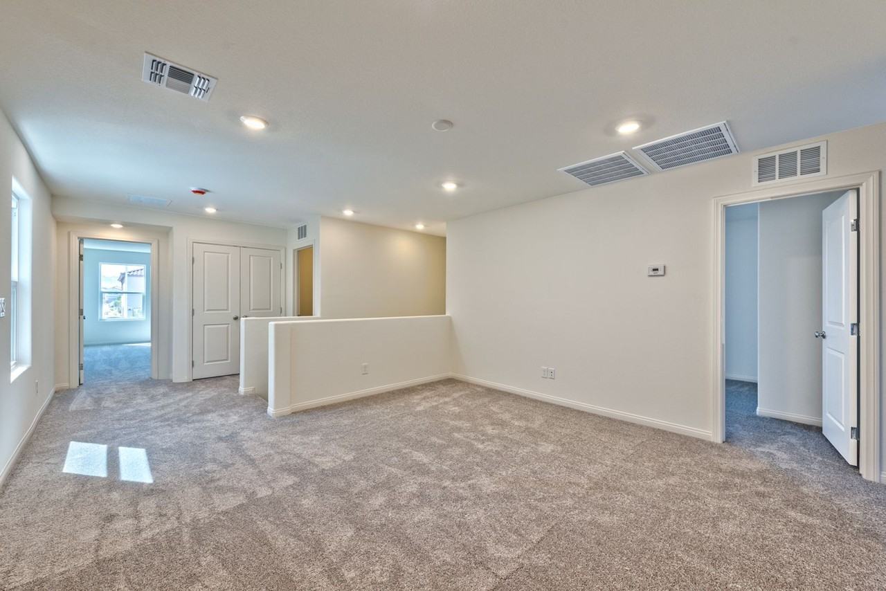 10191 Glowing Amber St - Photo 5 of 15