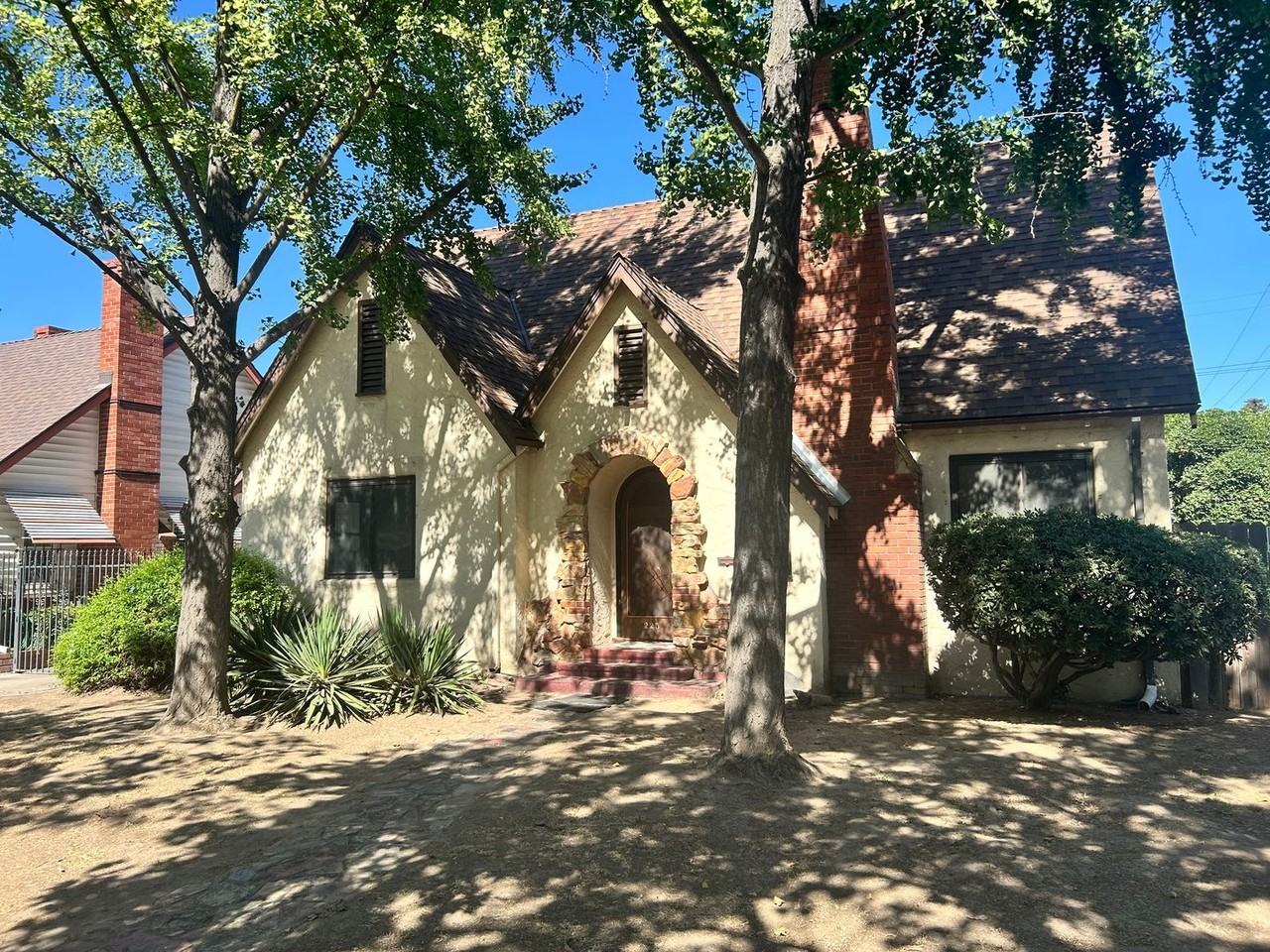 225 Sunset Blvd - Photo 2 of 30