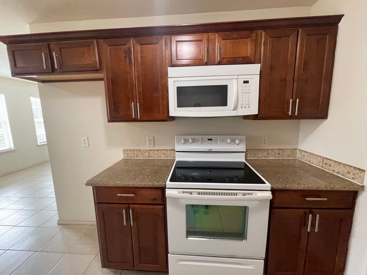 907 Parkplace Rdg - Photo 3 of 12