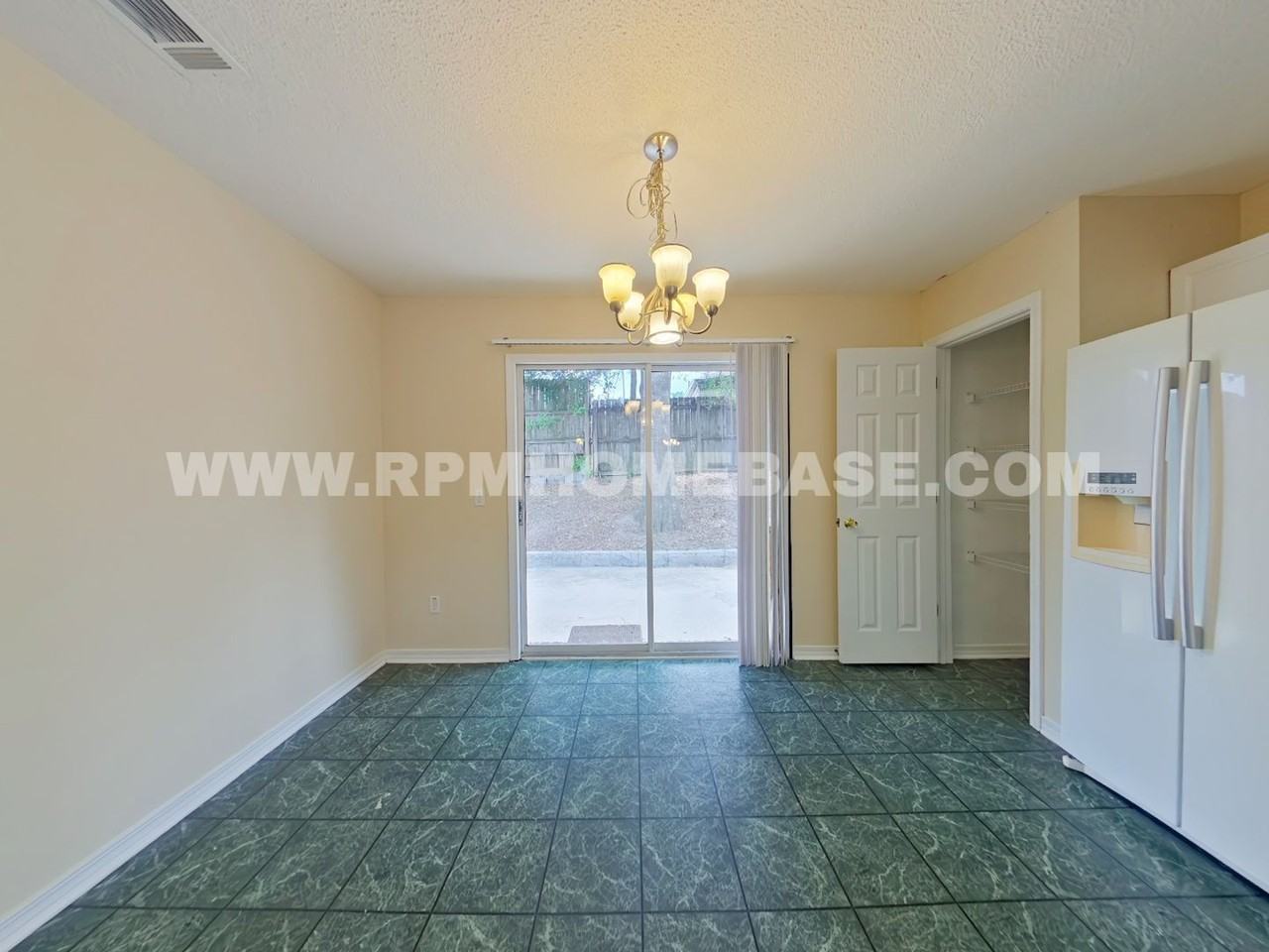 338 Apple Dr - Photo 5 of 18