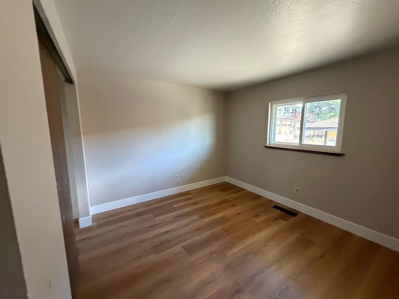 1695 Stardust St - Photo 7 of 10