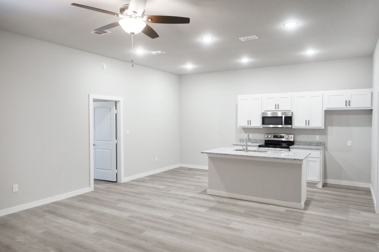 2704 Roman Ln - Photo 5 of 17