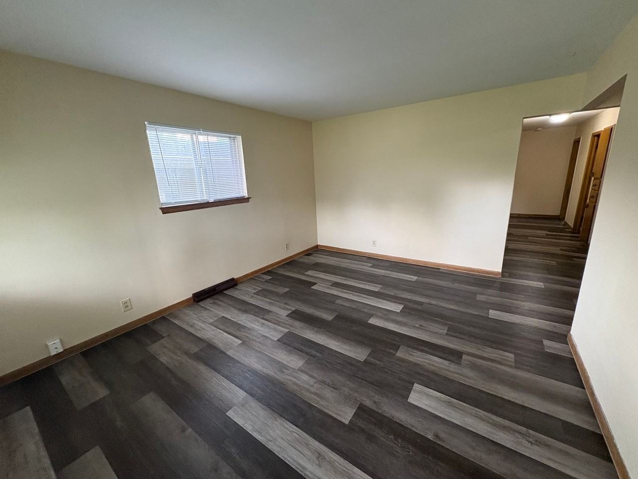 2426 N Delaware Ave - Photo 3 of 10
