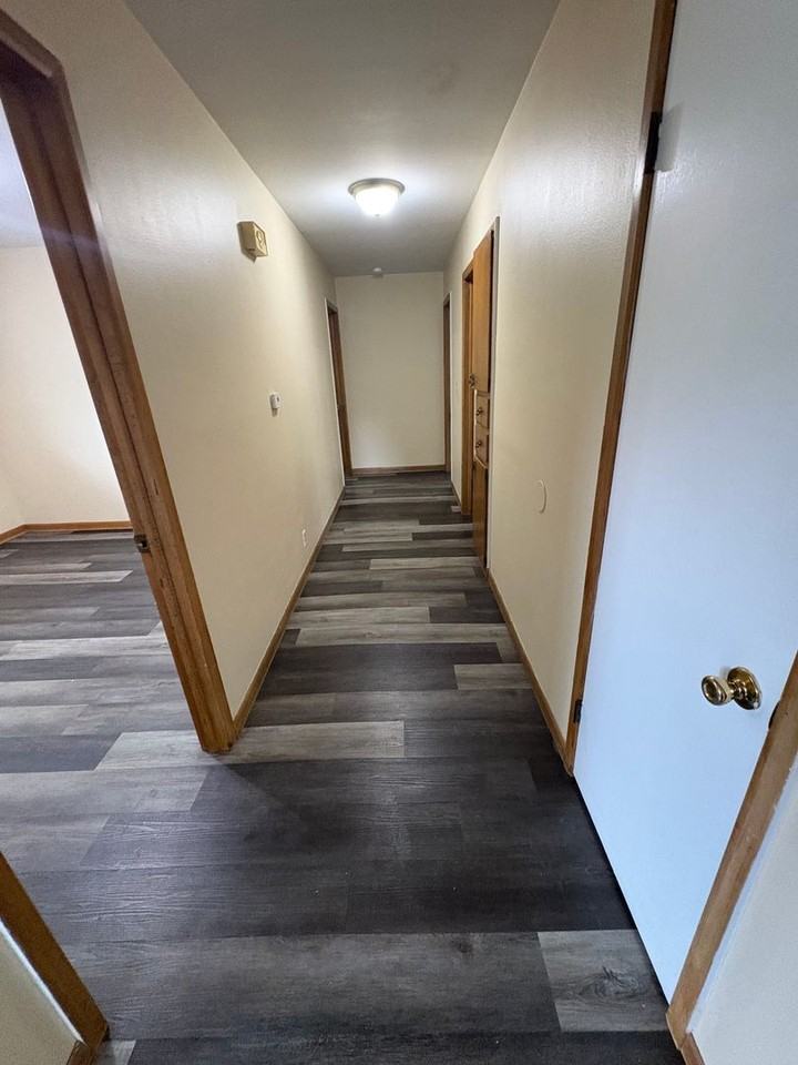 2426 N Delaware Ave - Photo 5 of 10