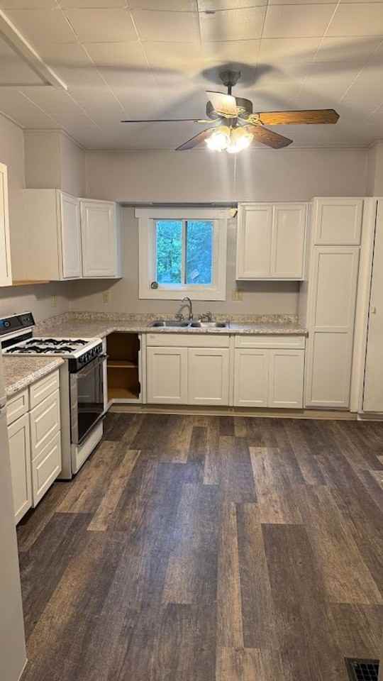 1012 Mount Jackson Rd - Photo 2 of 9