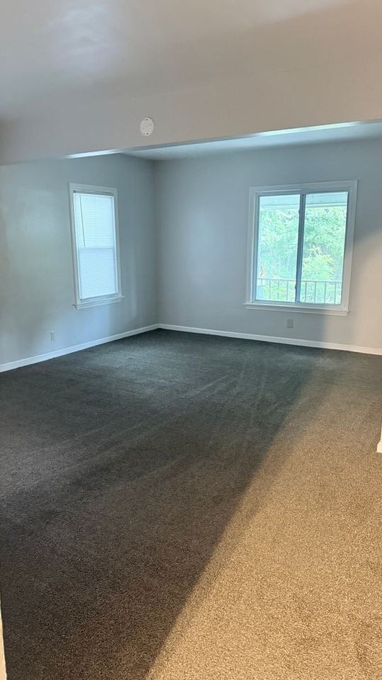 1012 Mount Jackson Rd - Photo 3 of 9