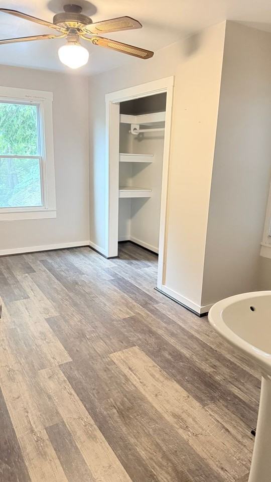 1012 Mount Jackson Rd - Photo 4 of 9