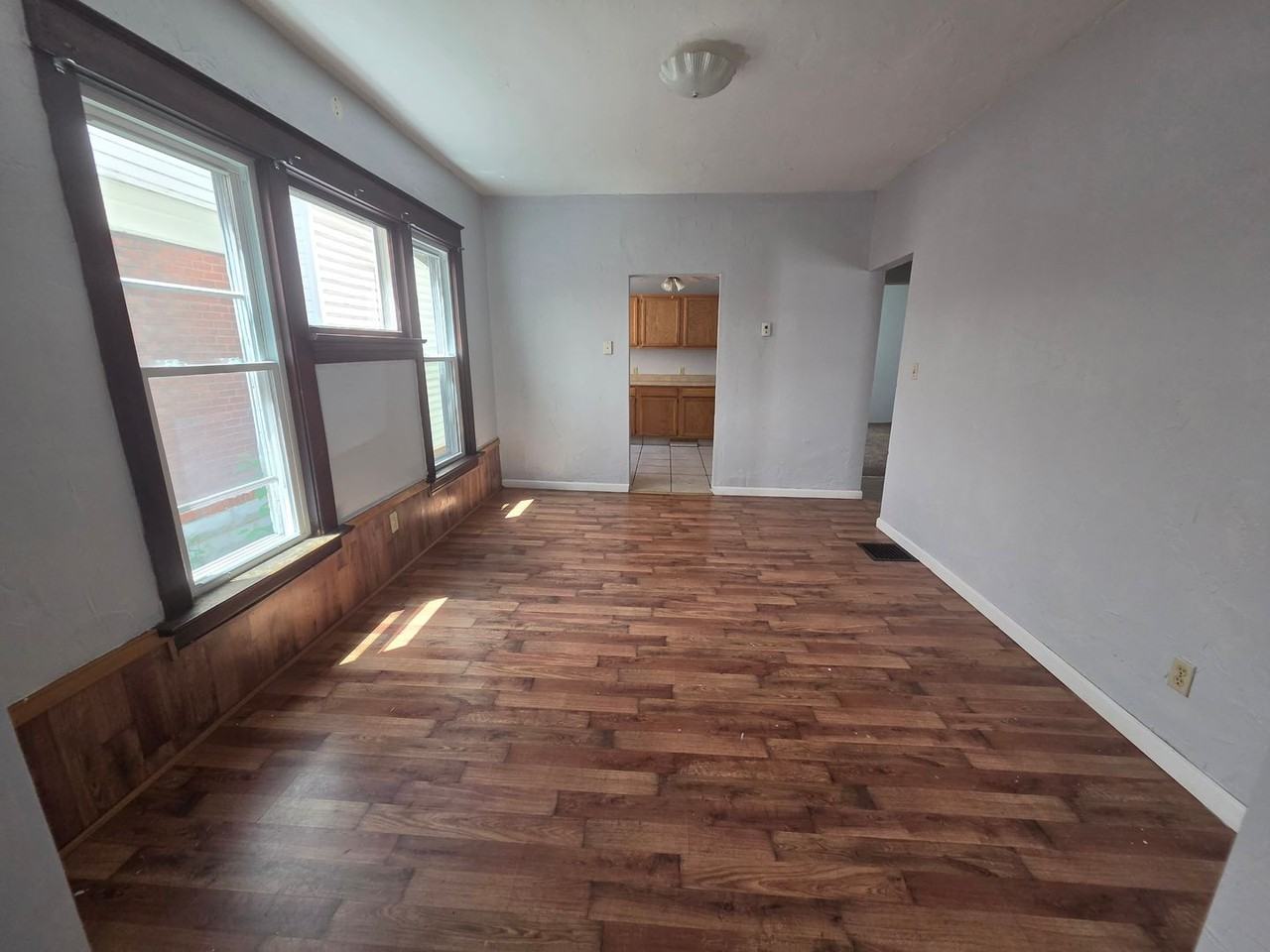 1046 E 4th St - Photo 4 of 9
