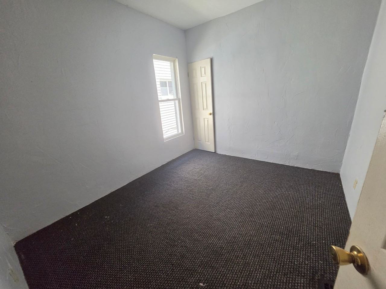 1046 E 4th St - Photo 7 of 9