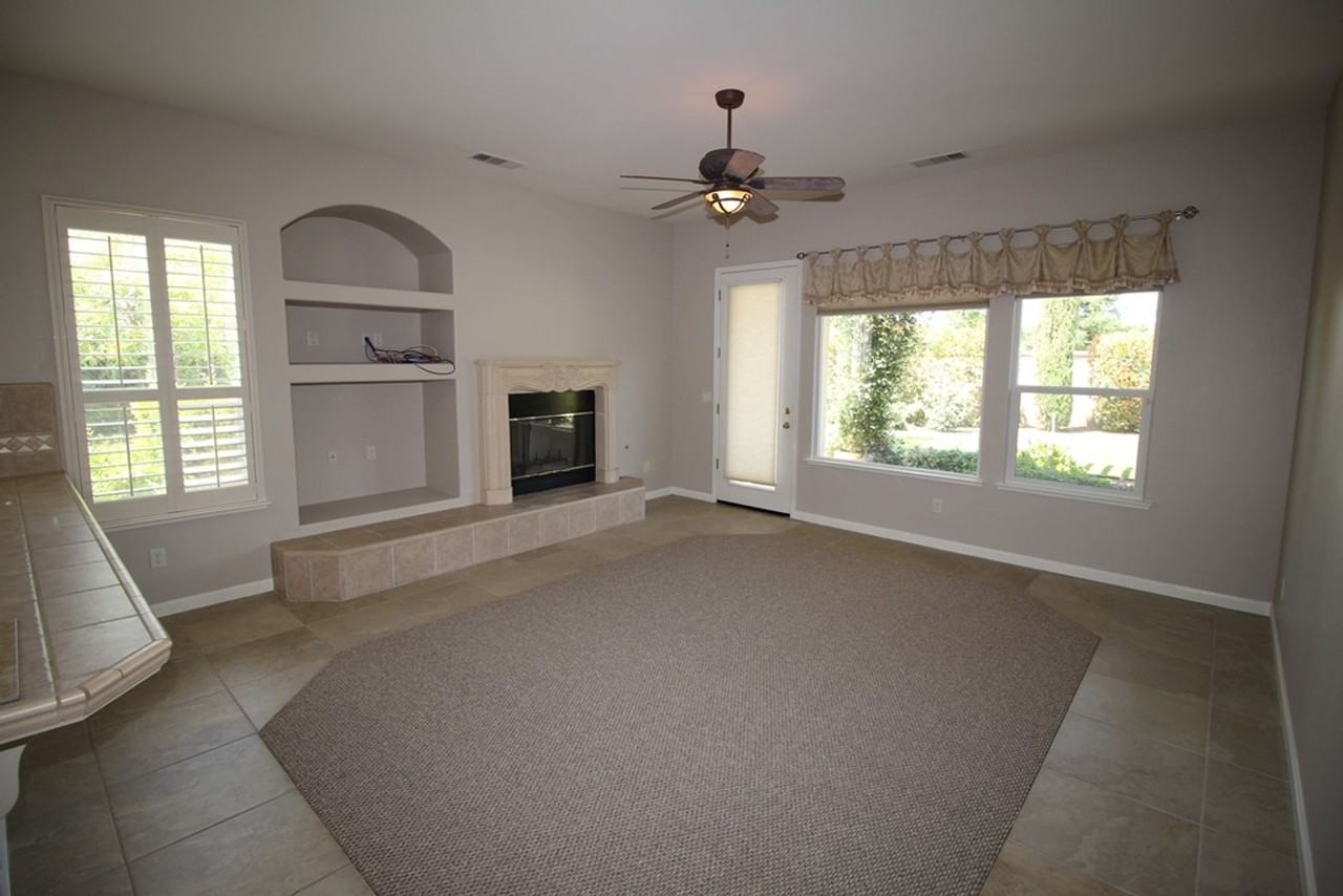 795 Heritage Ave - Photo 3 of 31