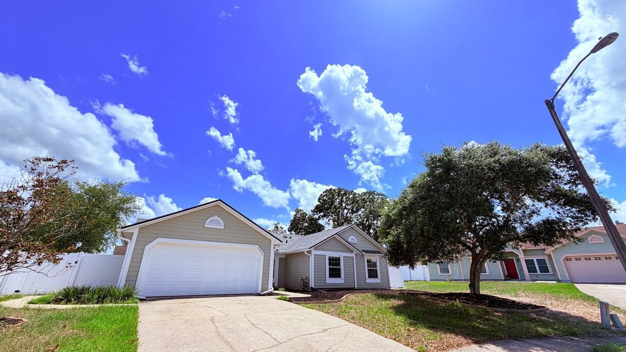 2850 Bolton Bnd - Photo 2 of 41