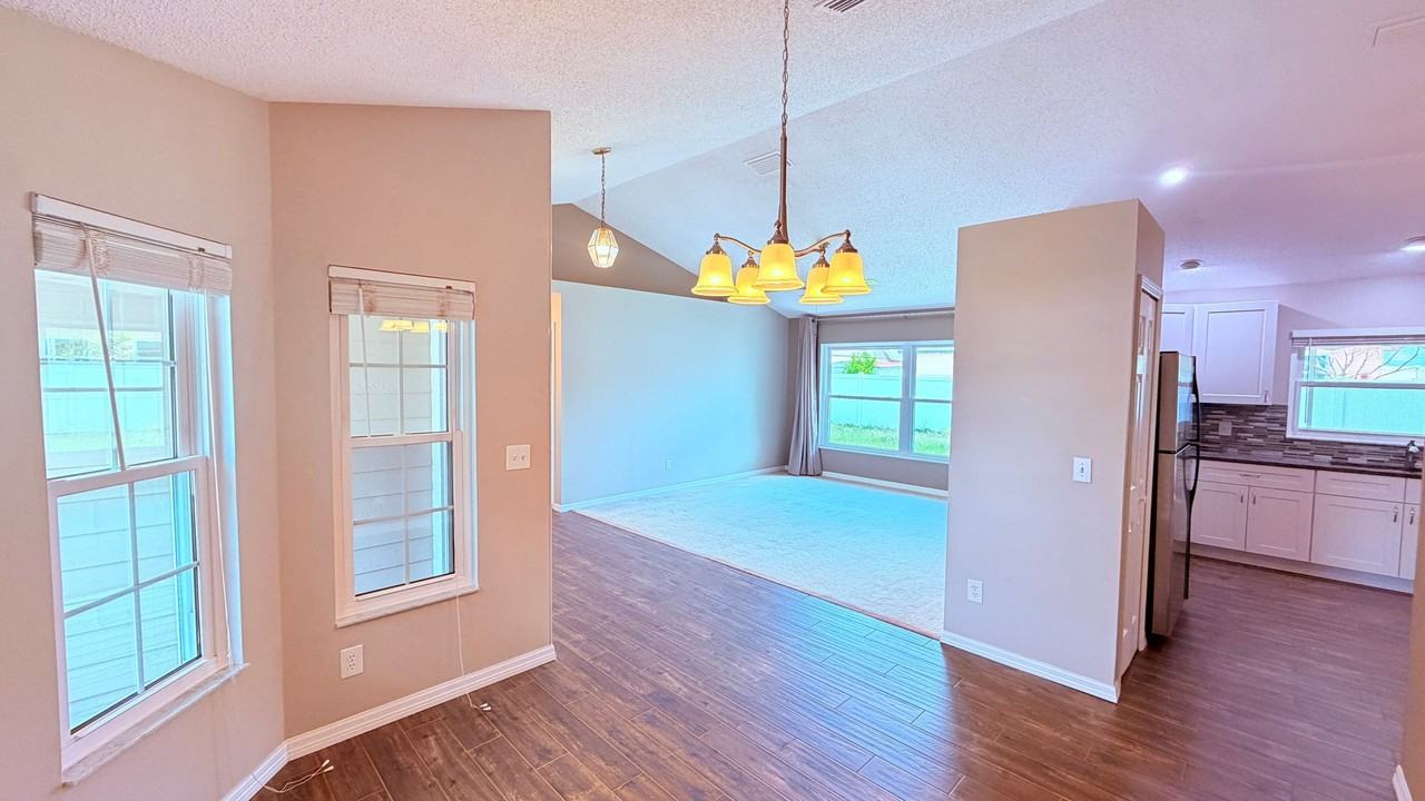 2850 Bolton Bnd - Photo 5 of 41