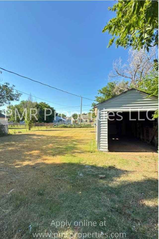 2406 Sw D Ave - Photo 6 of 6