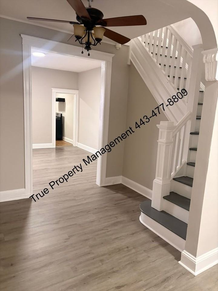 1107 N Longwood St - Photo 3 of 17