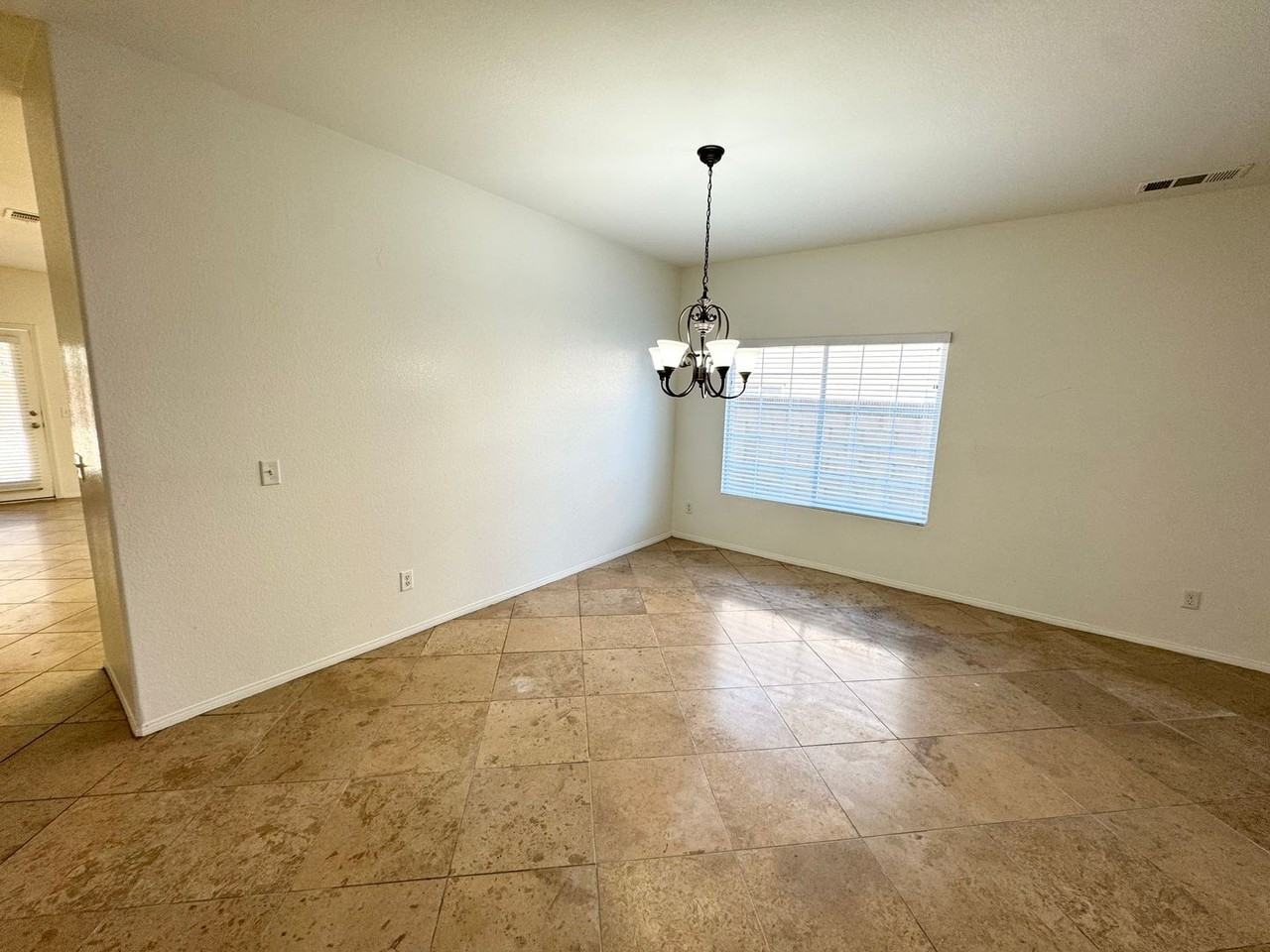 4132 Grandview Dr - Photo 5 of 27