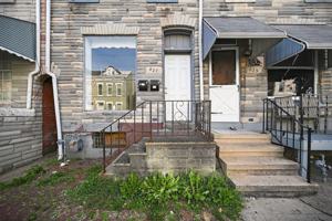 featured image of 827 N 10th St