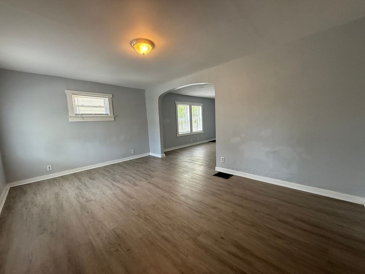 3420 N Denny St - Photo 4 of 15