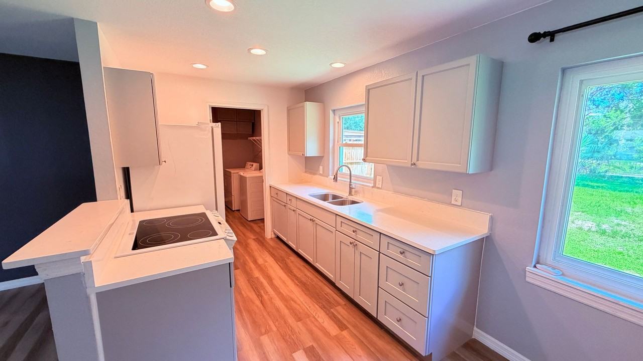5130 Lescot Ln - Photo 6 of 28