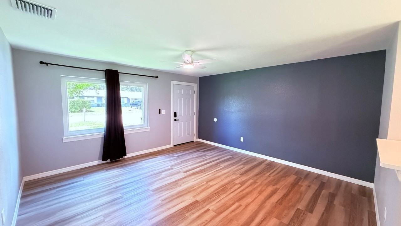 5130 Lescot Ln - Photo 6 of 27