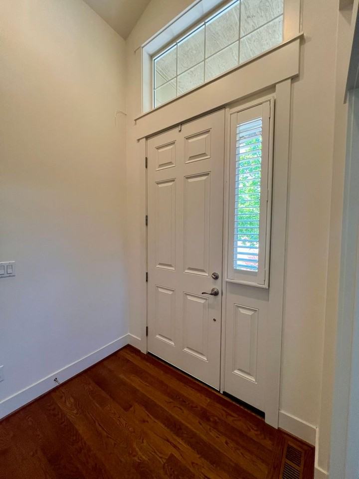 3875 Cameron Dr Ne - Photo 3 of 37