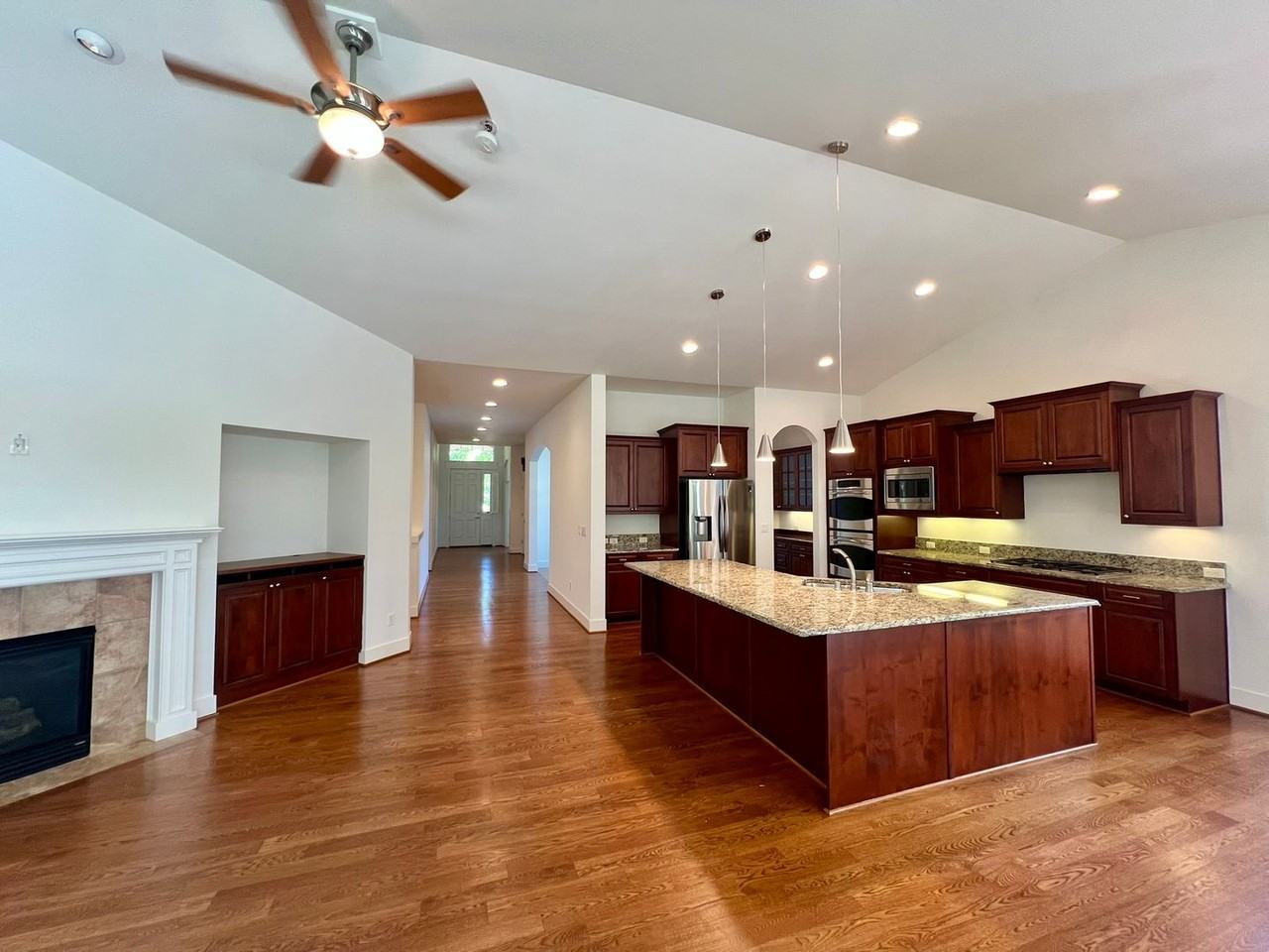 3875 Cameron Dr Ne - Photo 5 of 37