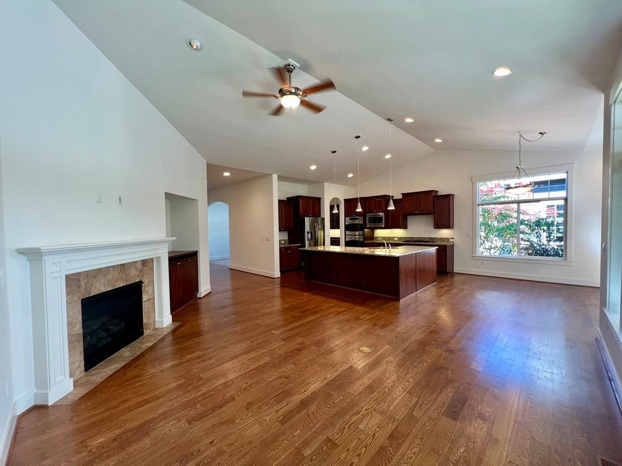 3875 Cameron Dr Ne - Photo 6 of 37