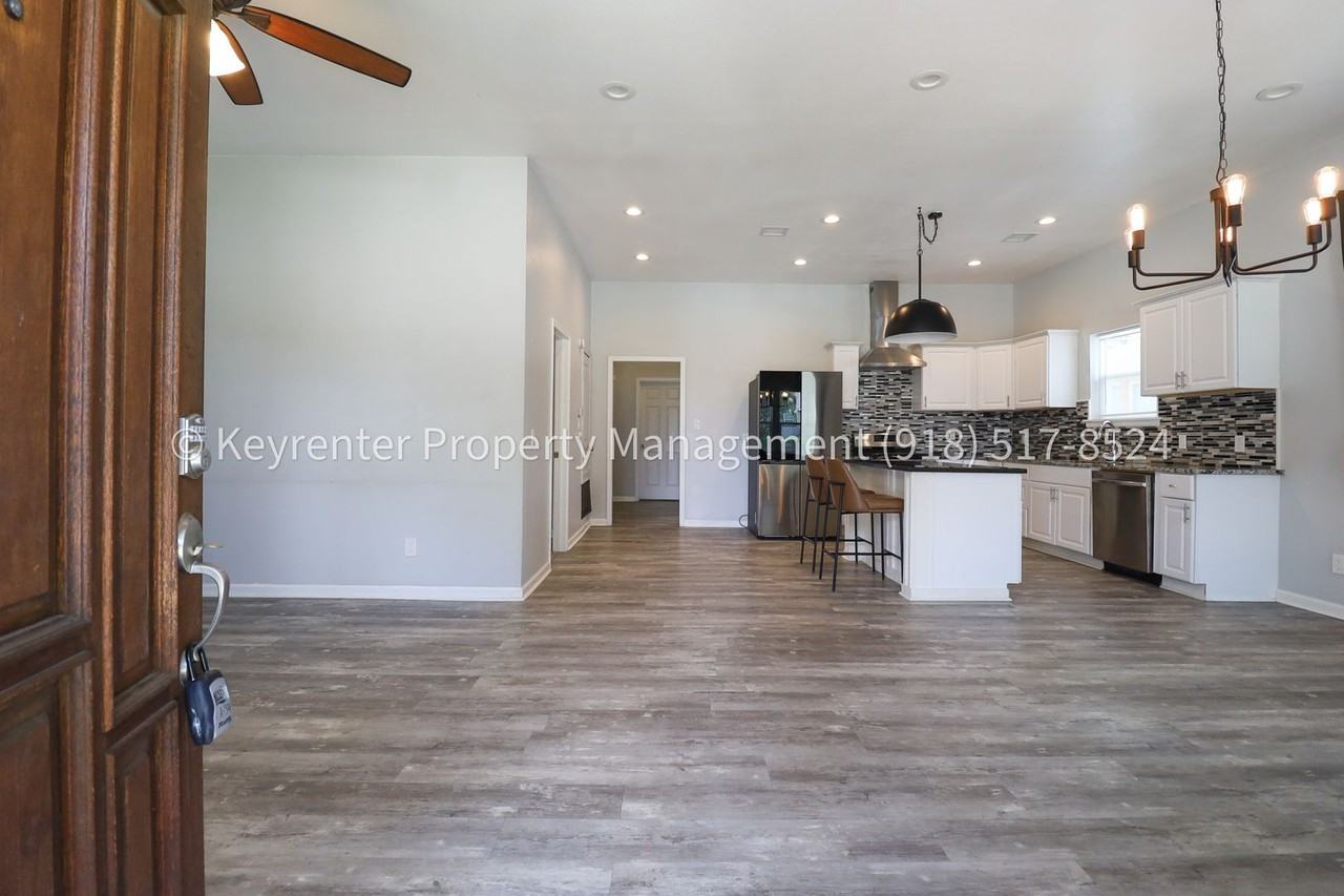 1324 N Cheyenne Ave - Photo 7 of 38